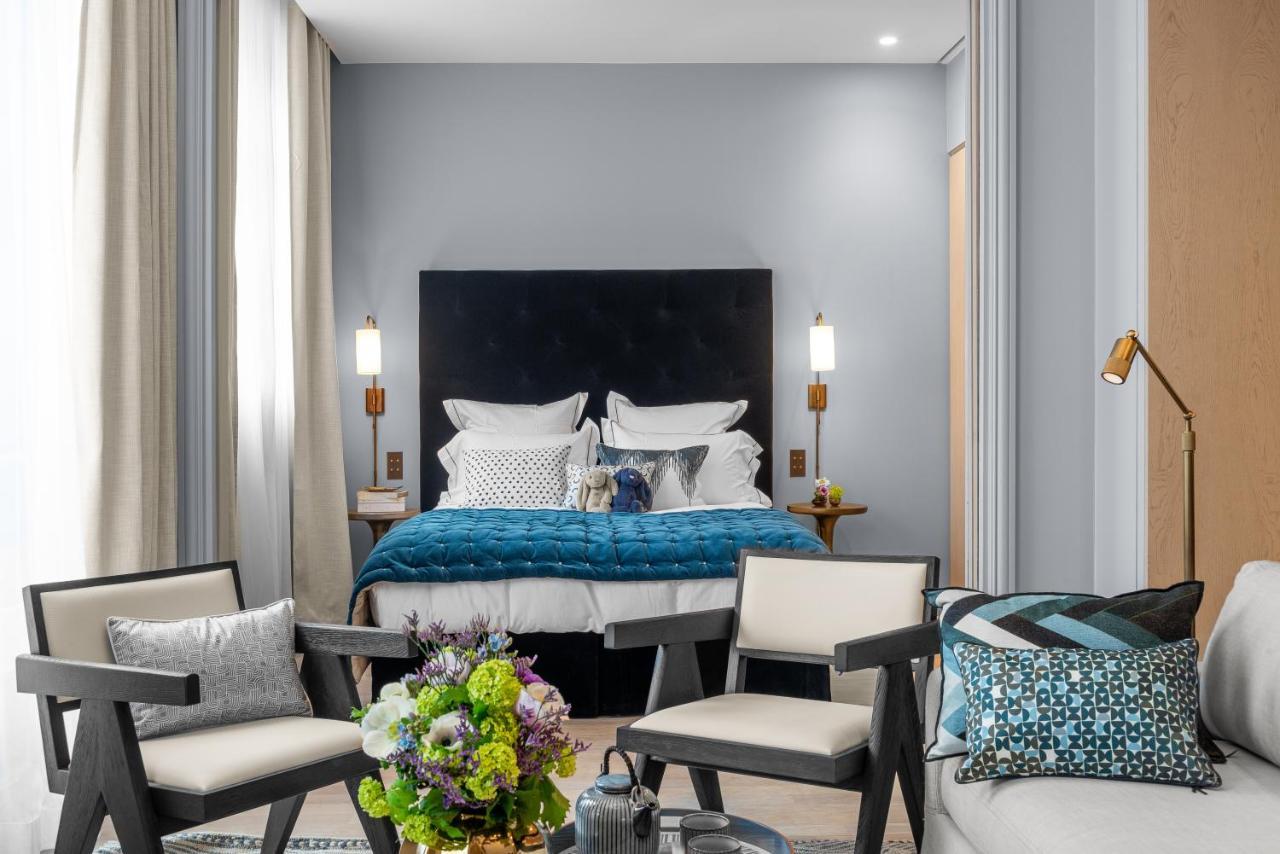 Black Door Aparthotel