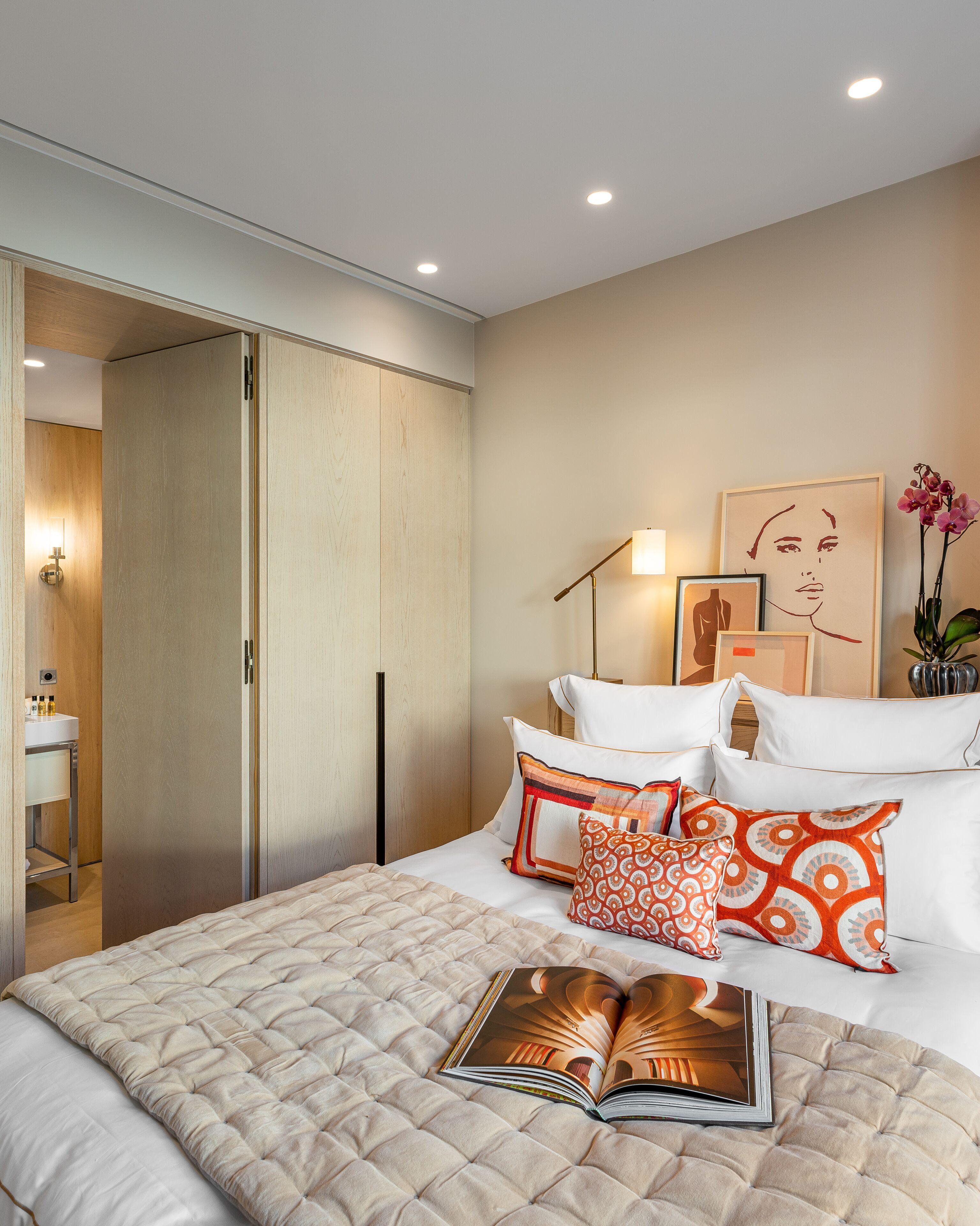 Black Door Aparthotel